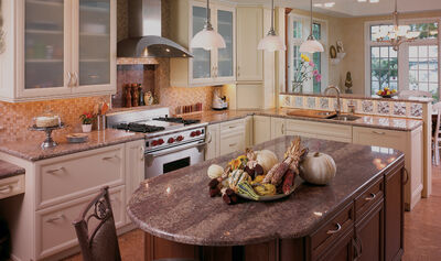 Kitchen Cabinets with Functional Comfort